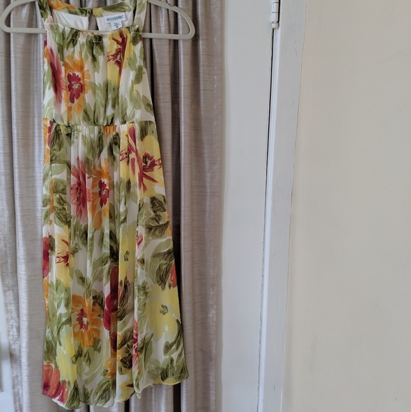 Maternity floral dress - Picture 1 of 3